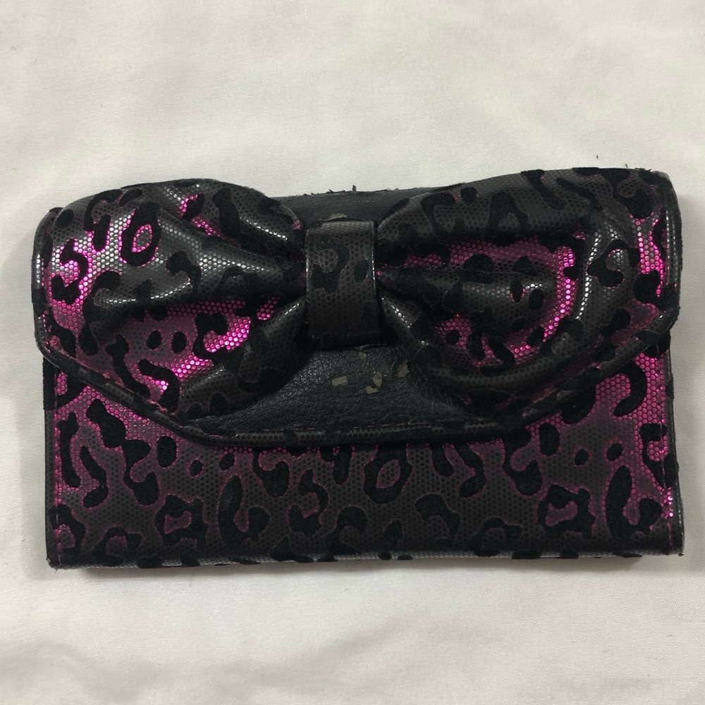 Pink bow wallet